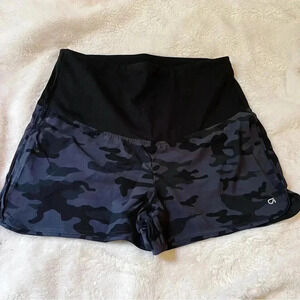 GapFit Maternity Camouflage Running Shorts Gray Black M